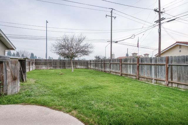 1175 N Frankwood Avenue, Reedley, CA 93654