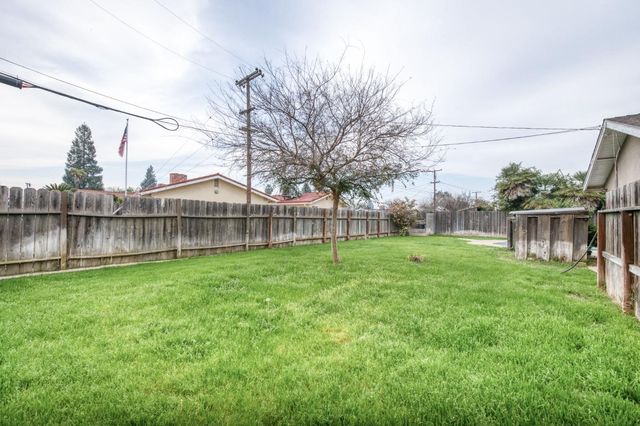 1175 N Frankwood Avenue, Reedley, CA 93654