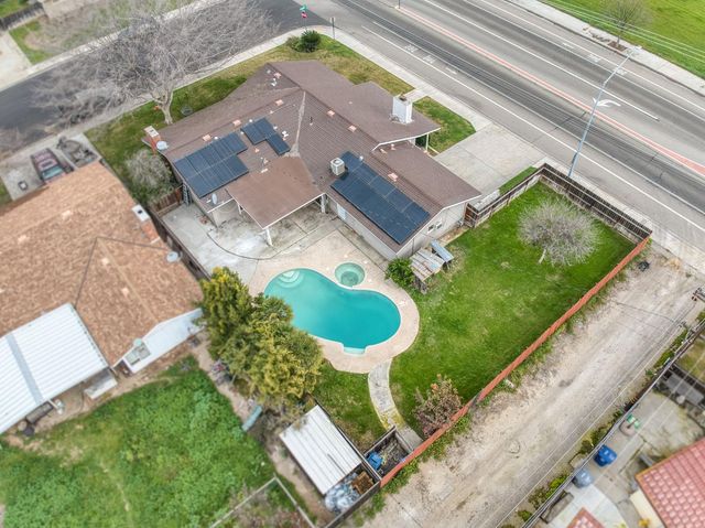 1175 N Frankwood Avenue, Reedley, CA 93654
