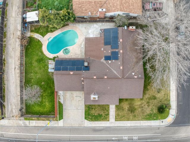 1175 N Frankwood Avenue, Reedley, CA 93654