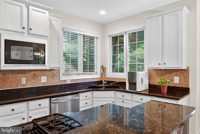 44021 RIVERPOINT DR, Leesburg, VA 20176