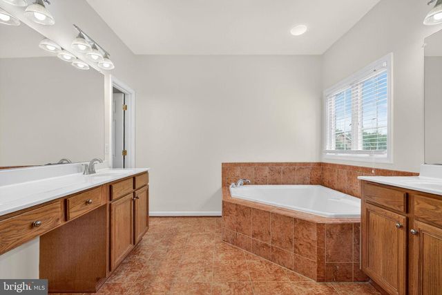 44021 RIVERPOINT DR, Leesburg, VA 20176