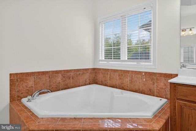 44021 RIVERPOINT DR, Leesburg, VA 20176