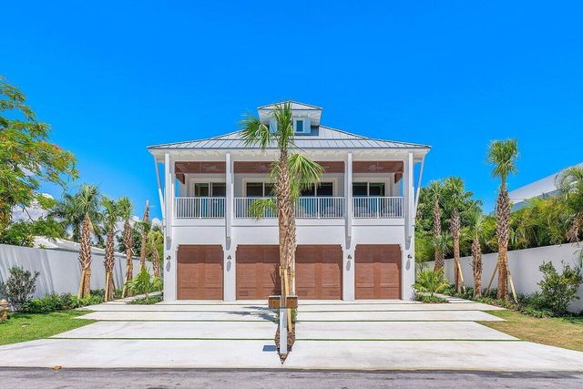 909 Bond Way, Delray Beach, FL 33483