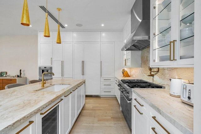 909 Bond Way, Delray Beach, FL 33483