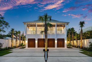 909 Bond Way, Delray Beach, FL 33483