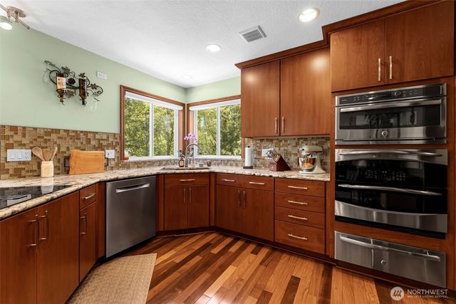 15212 NE Winsor Drive, Brush Prairie, WA 98606