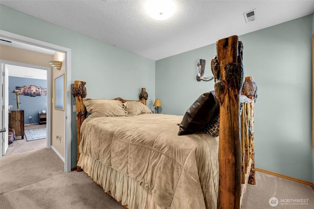 15212 NE Winsor Drive, Brush Prairie, WA 98606