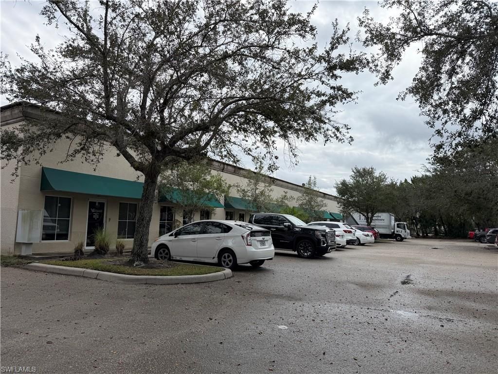 1076 Business LN # 1, NAPLES, FL 34110 — exterior