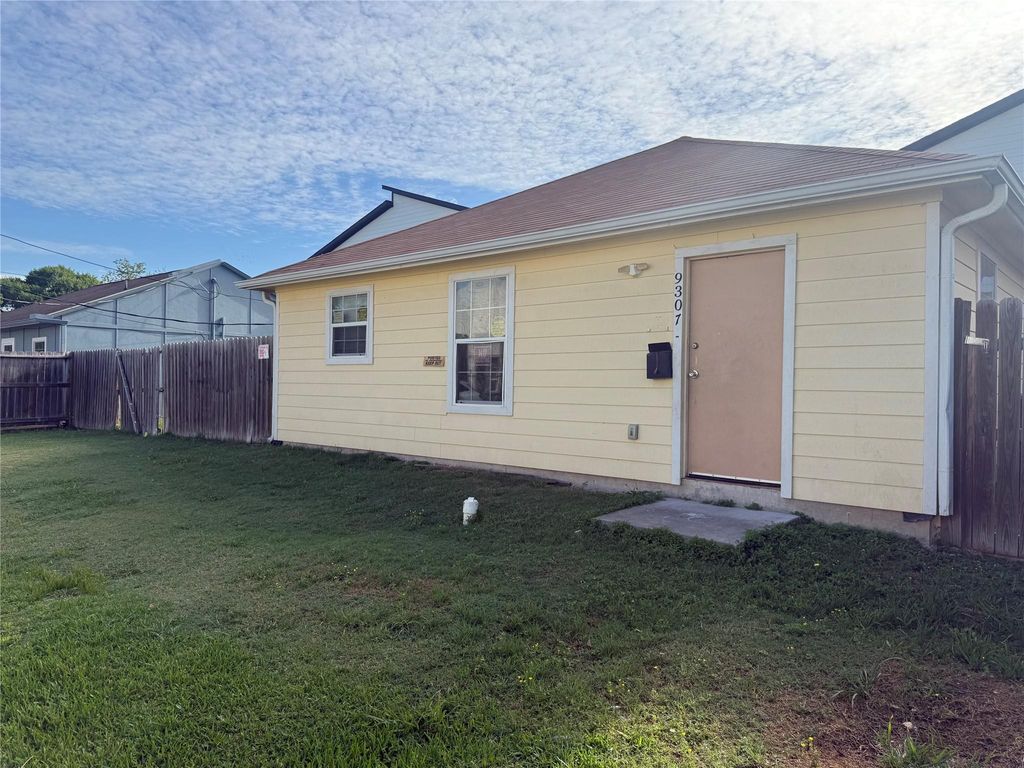 9307 Coffee Street, Houston, TX 77033