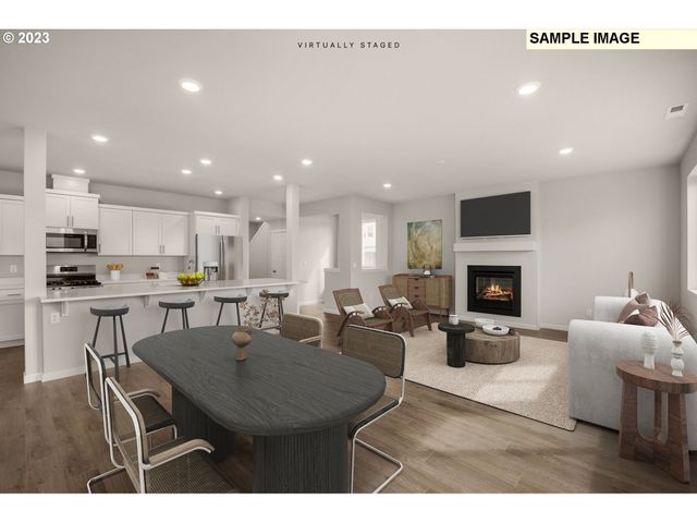 1047 Clemson St, Woodburn, OR 97071