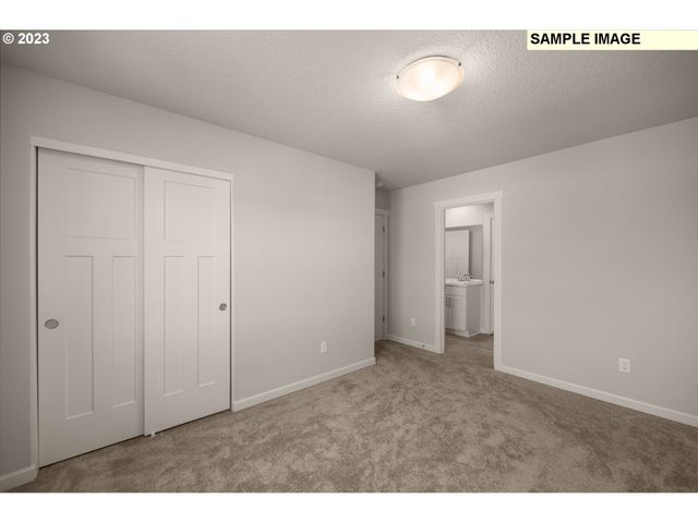 1047 Clemson St, Woodburn, OR 97071