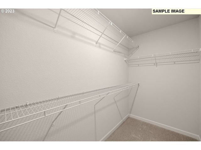 1047 Clemson St, Woodburn, OR 97071