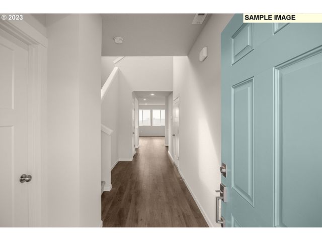 1047 Clemson St, Woodburn, OR 97071