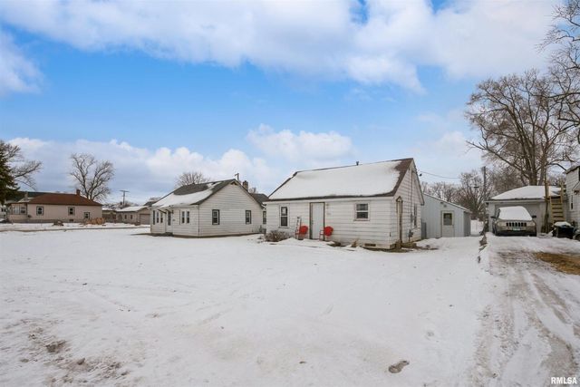 2207 4TH Street, Fulton, IL 61252