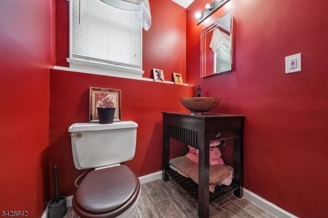 50 Newbrook Ln, Springfield Twp., NJ 07081