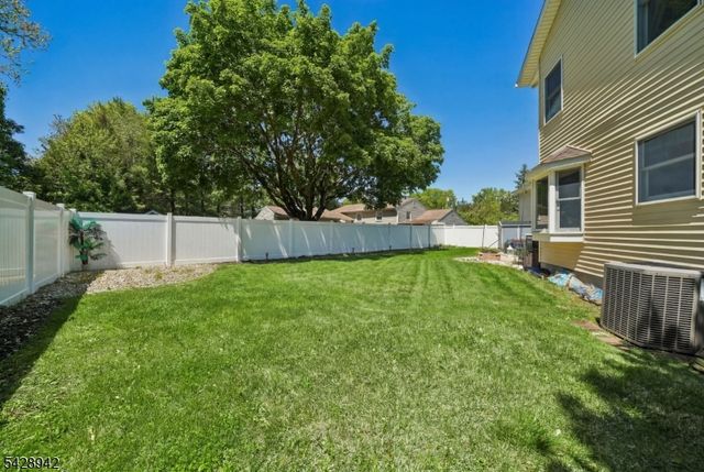 50 Newbrook Ln, Springfield Twp., NJ 07081