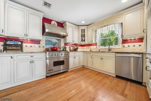 50 Newbrook Ln, Springfield Twp., NJ 07081