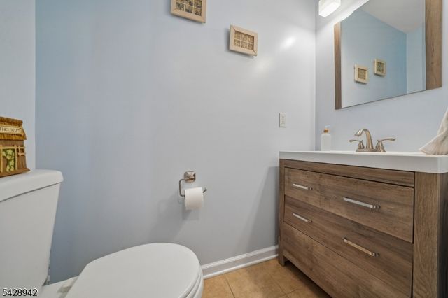 50 Newbrook Ln, Springfield Twp., NJ 07081