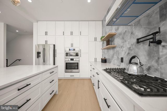 8908 MOHAWK LN, Bethesda, MD 20817