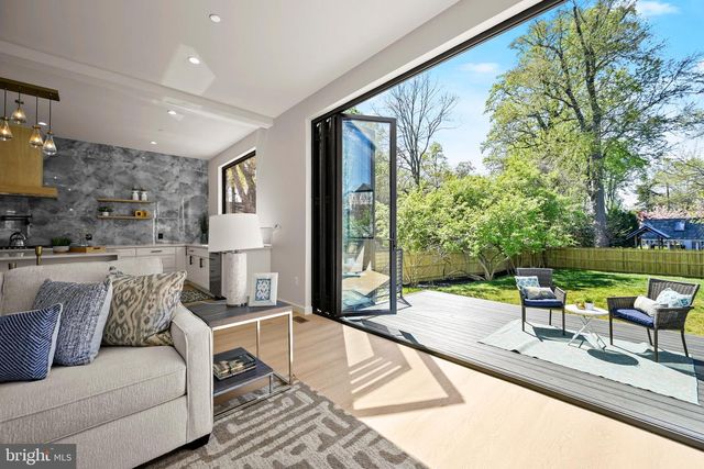 8908 MOHAWK LN, Bethesda, MD 20817