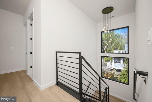 8908 MOHAWK LN, Bethesda, MD 20817