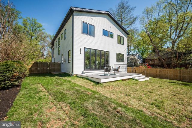 8908 MOHAWK LN, Bethesda, MD 20817