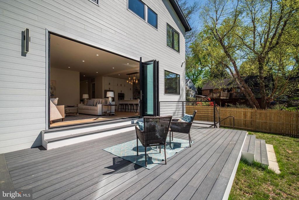 Image 100 of property listing at 8908 MOHAWK LN, Bethesda, MD 20817