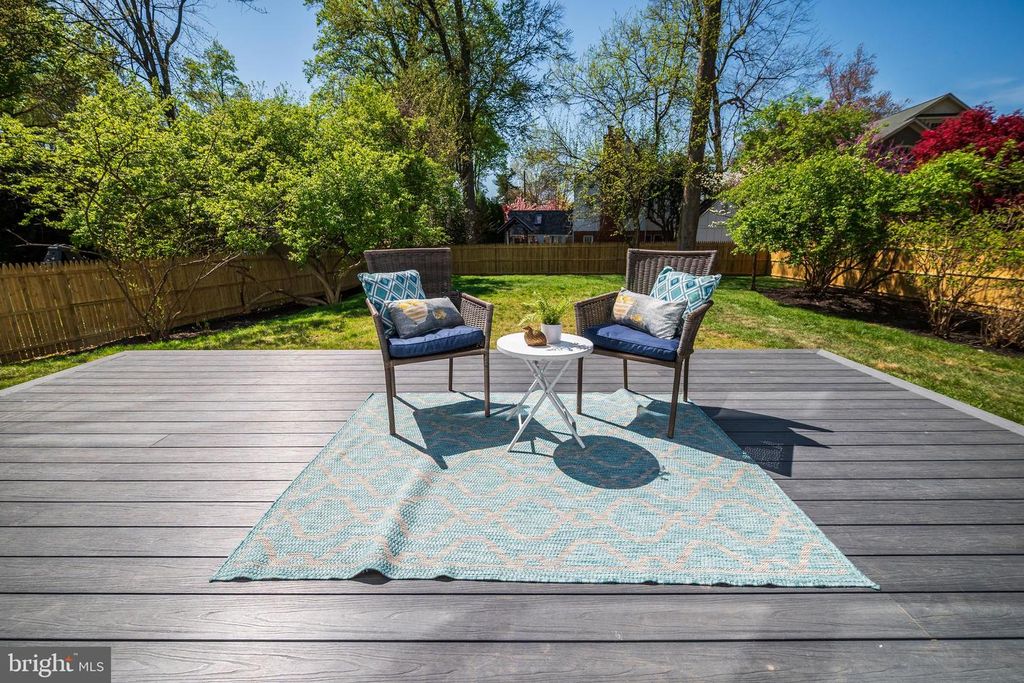 Image 101 of property listing at 8908 MOHAWK LN, Bethesda, MD 20817