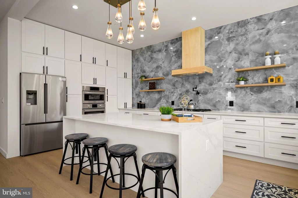 Image 15 of property listing at 8908 MOHAWK LN, Bethesda, MD 20817