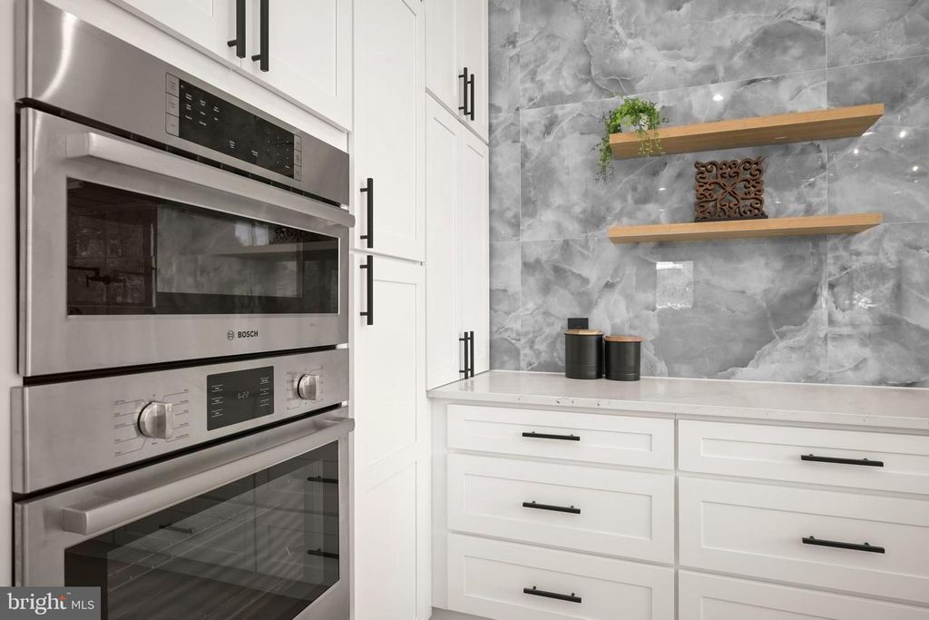 Image 18 of property listing at 8908 MOHAWK LN, Bethesda, MD 20817