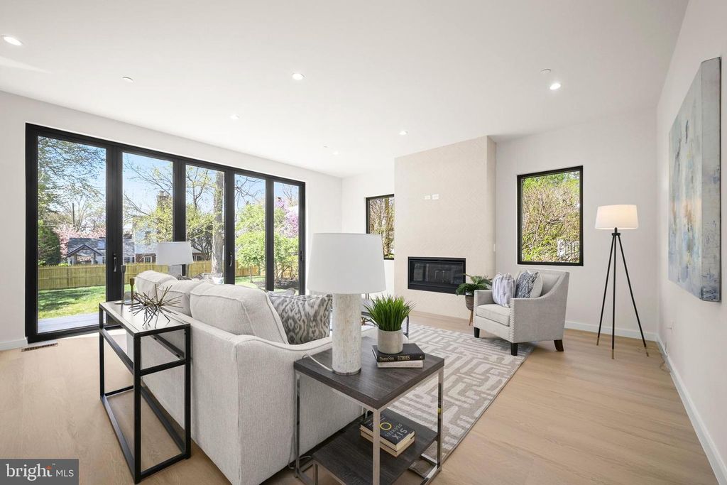 Image 27 of property listing at 8908 MOHAWK LN, Bethesda, MD 20817