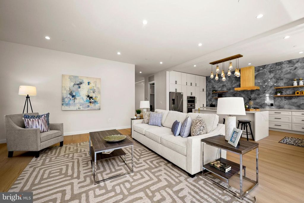 Image 30 of property listing at 8908 MOHAWK LN, Bethesda, MD 20817