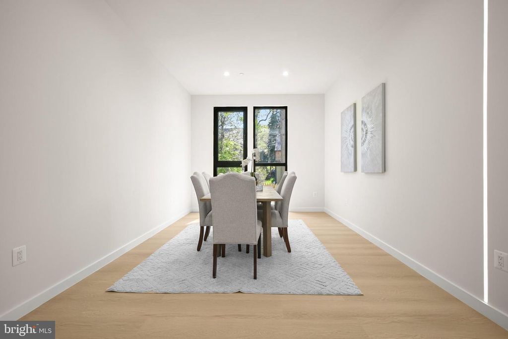 Image 39 of property listing at 8908 MOHAWK LN, Bethesda, MD 20817