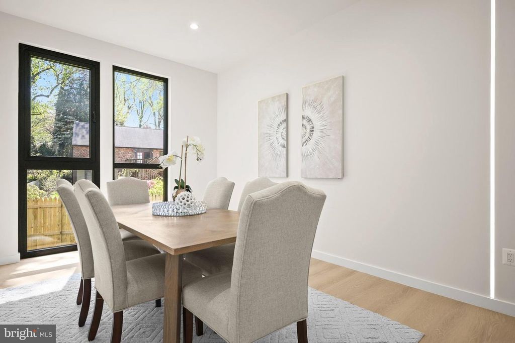 Image 43 of property listing at 8908 MOHAWK LN, Bethesda, MD 20817