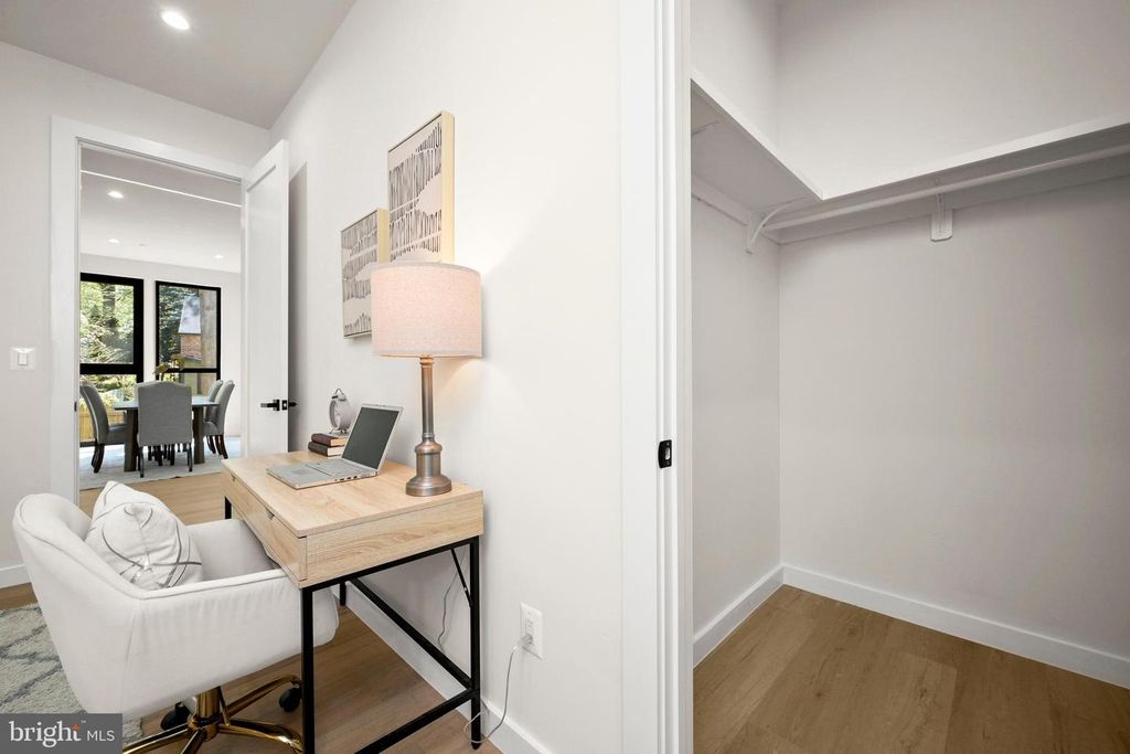 Image 46 of property listing at 8908 MOHAWK LN, Bethesda, MD 20817