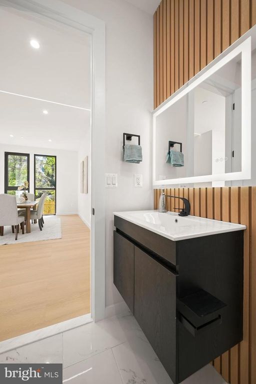 Image 48 of property listing at 8908 MOHAWK LN, Bethesda, MD 20817