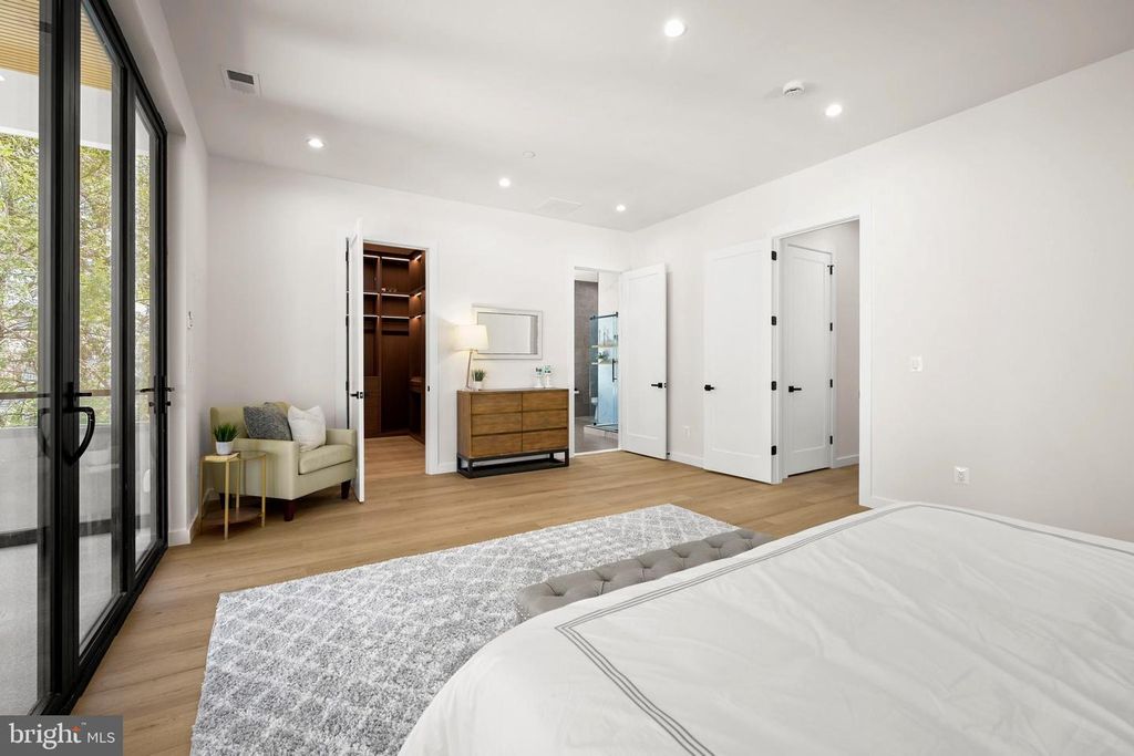 Image 55 of property listing at 8908 MOHAWK LN, Bethesda, MD 20817