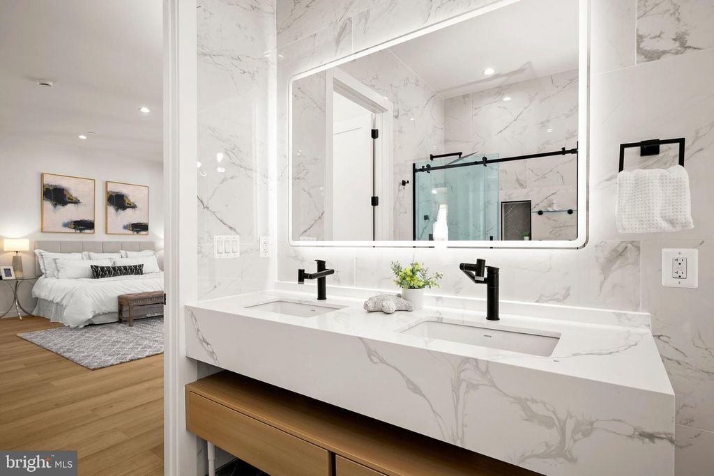 Image 65 of property listing at 8908 MOHAWK LN, Bethesda, MD 20817