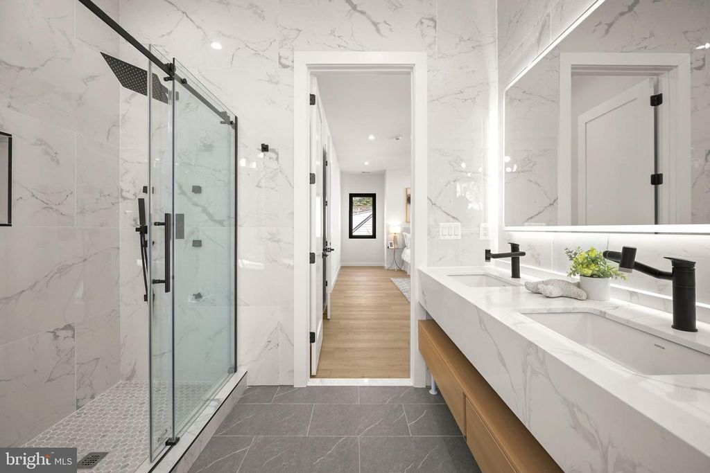 Image 67 of property listing at 8908 MOHAWK LN, Bethesda, MD 20817