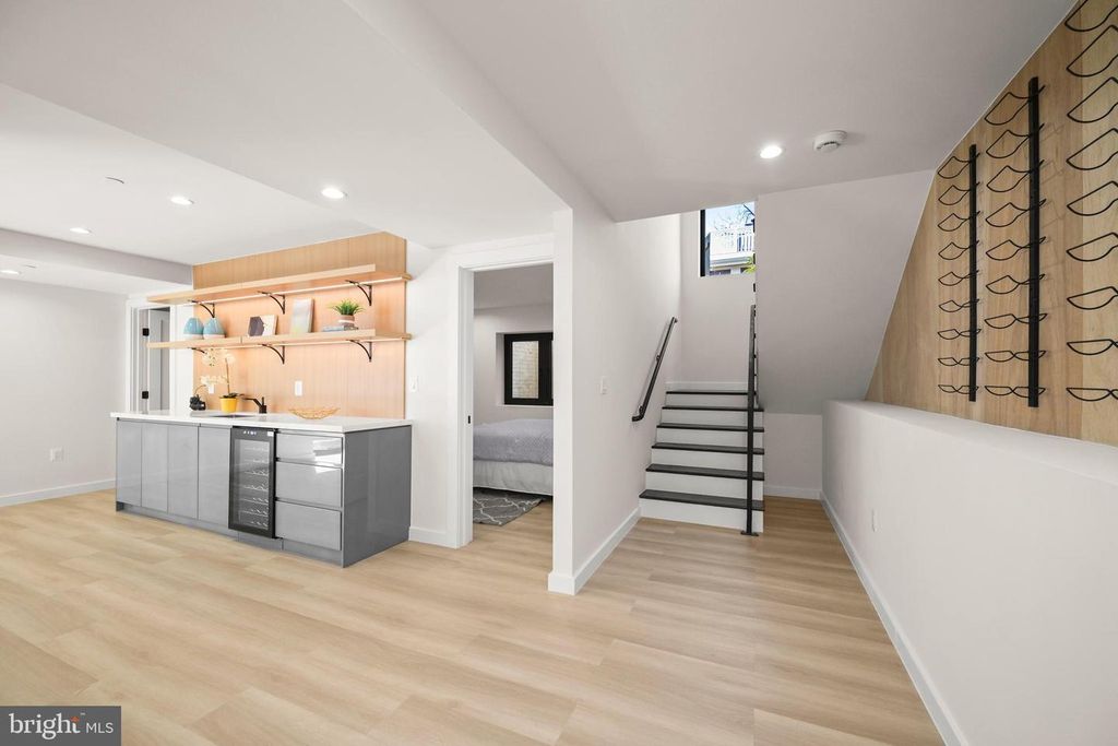 Image 83 of property listing at 8908 MOHAWK LN, Bethesda, MD 20817