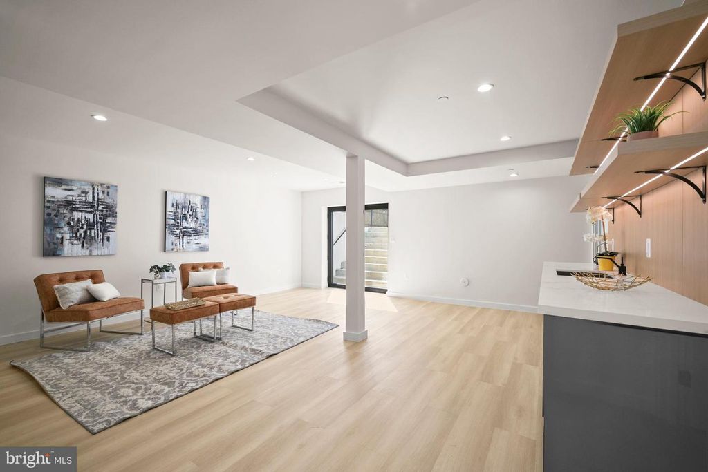 Image 84 of property listing at 8908 MOHAWK LN, Bethesda, MD 20817