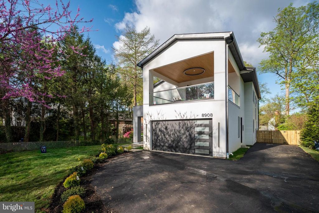 Image 91 of property listing at 8908 MOHAWK LN, Bethesda, MD 20817