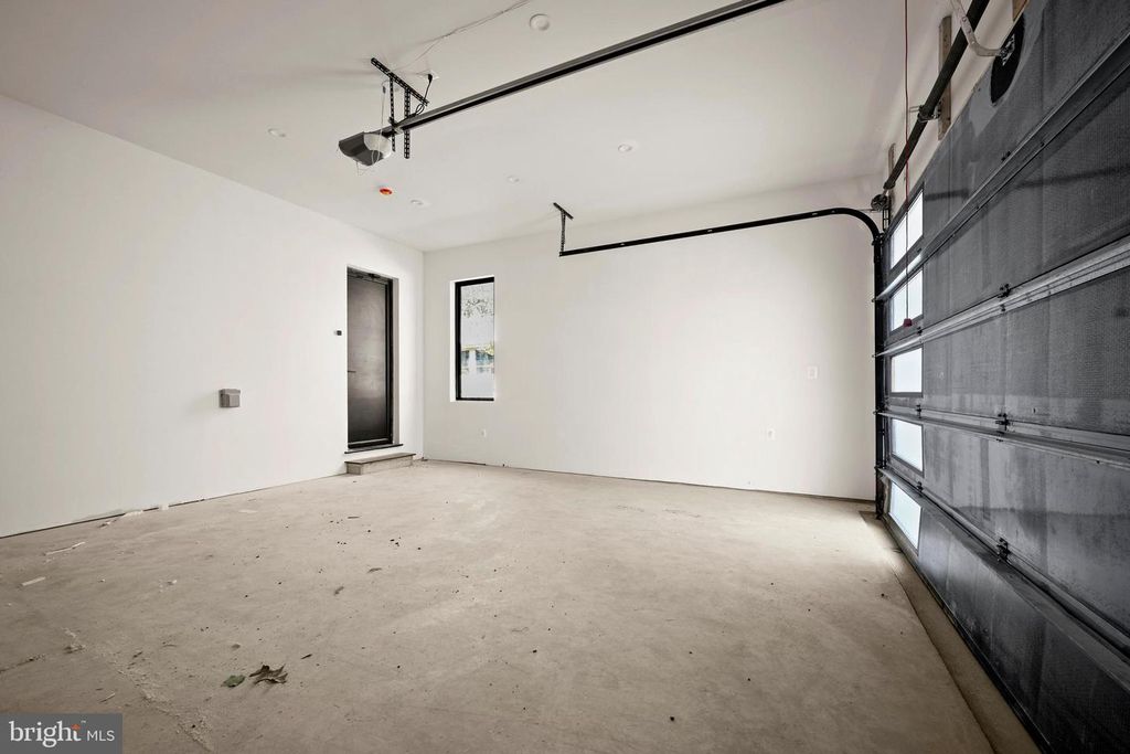 Image 93 of property listing at 8908 MOHAWK LN, Bethesda, MD 20817