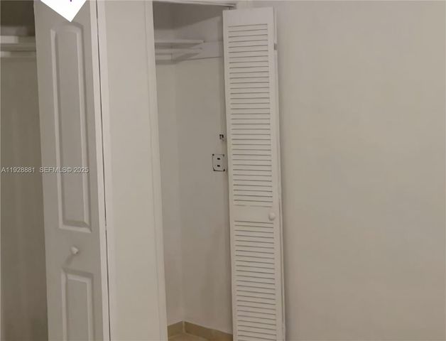 2245 NW 3rd St B, Miami, FL 33125