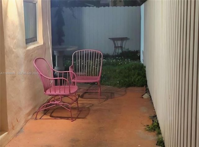 2245 NW 3rd St B, Miami, FL 33125