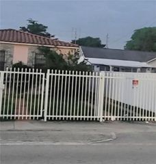 2245 NW 3rd St B, Miami, FL 33125