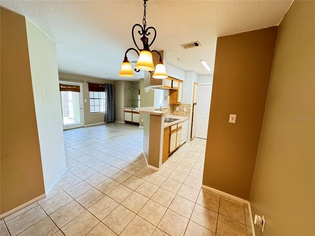 249 AFTON SQUARE 112, Altamonte Springs, FL 32714