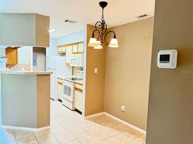 249 AFTON SQUARE 112, Altamonte Springs, FL 32714