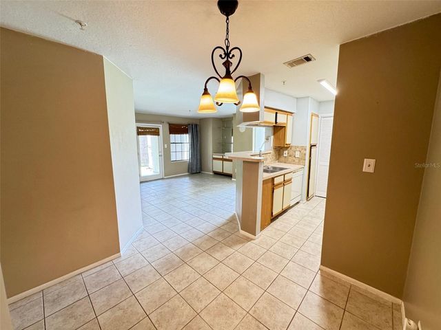 249 AFTON SQUARE 112, Altamonte Springs, FL 32714
